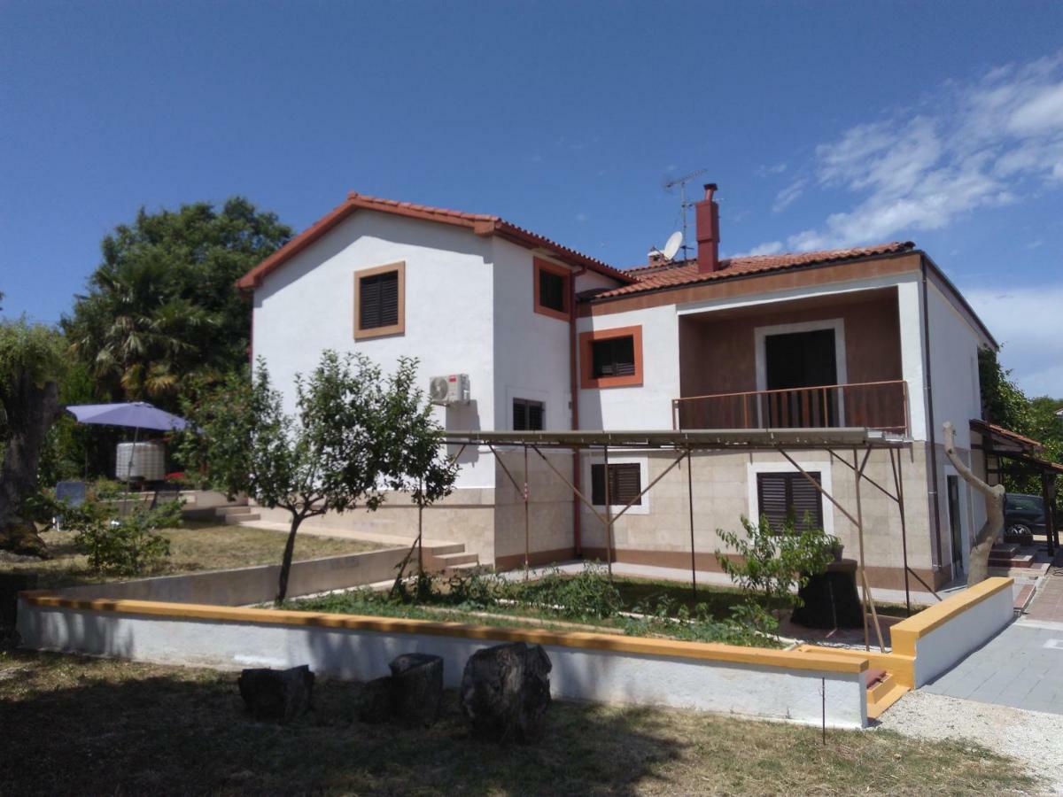 Apartament Ina *